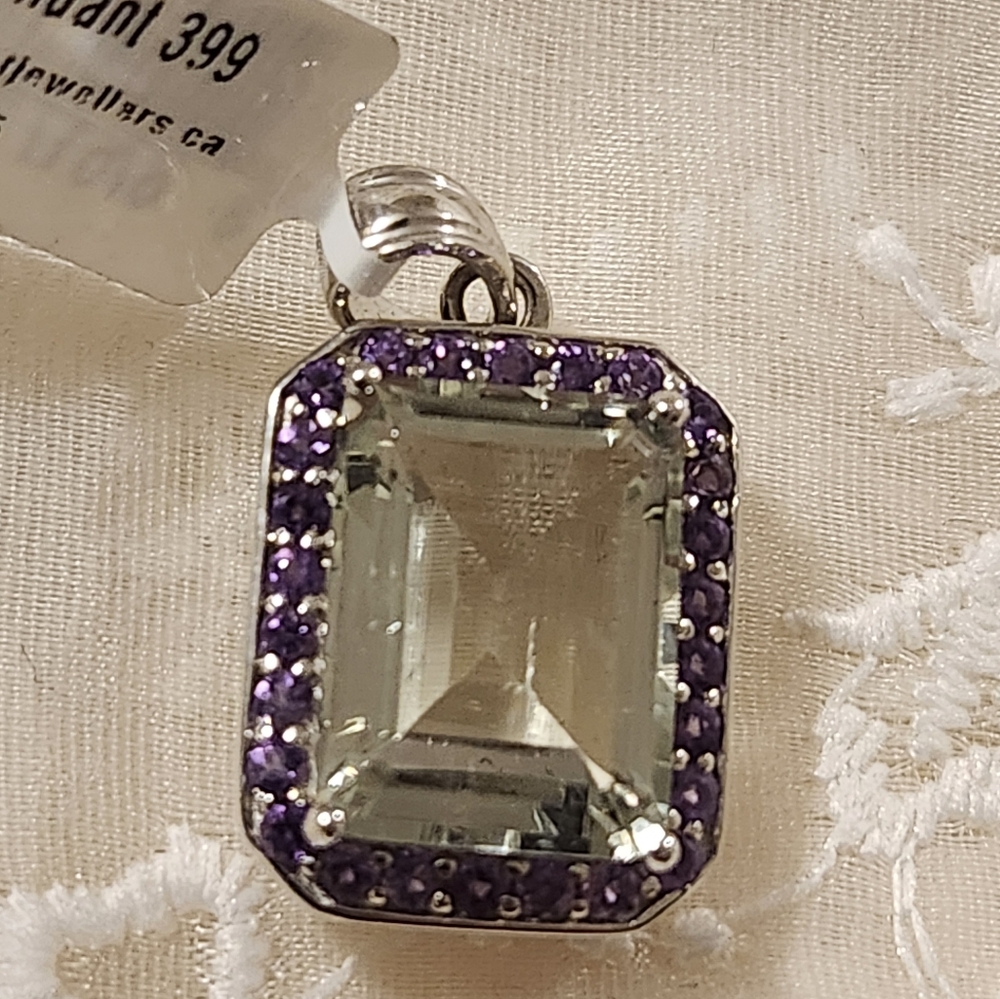Beautiful silver street jewlers pendant